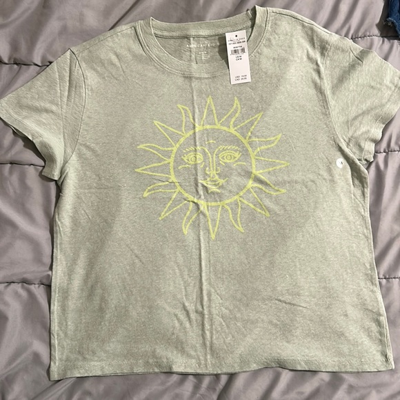 American Eagle Outfitters Tops - NWT! AE graphic tee.